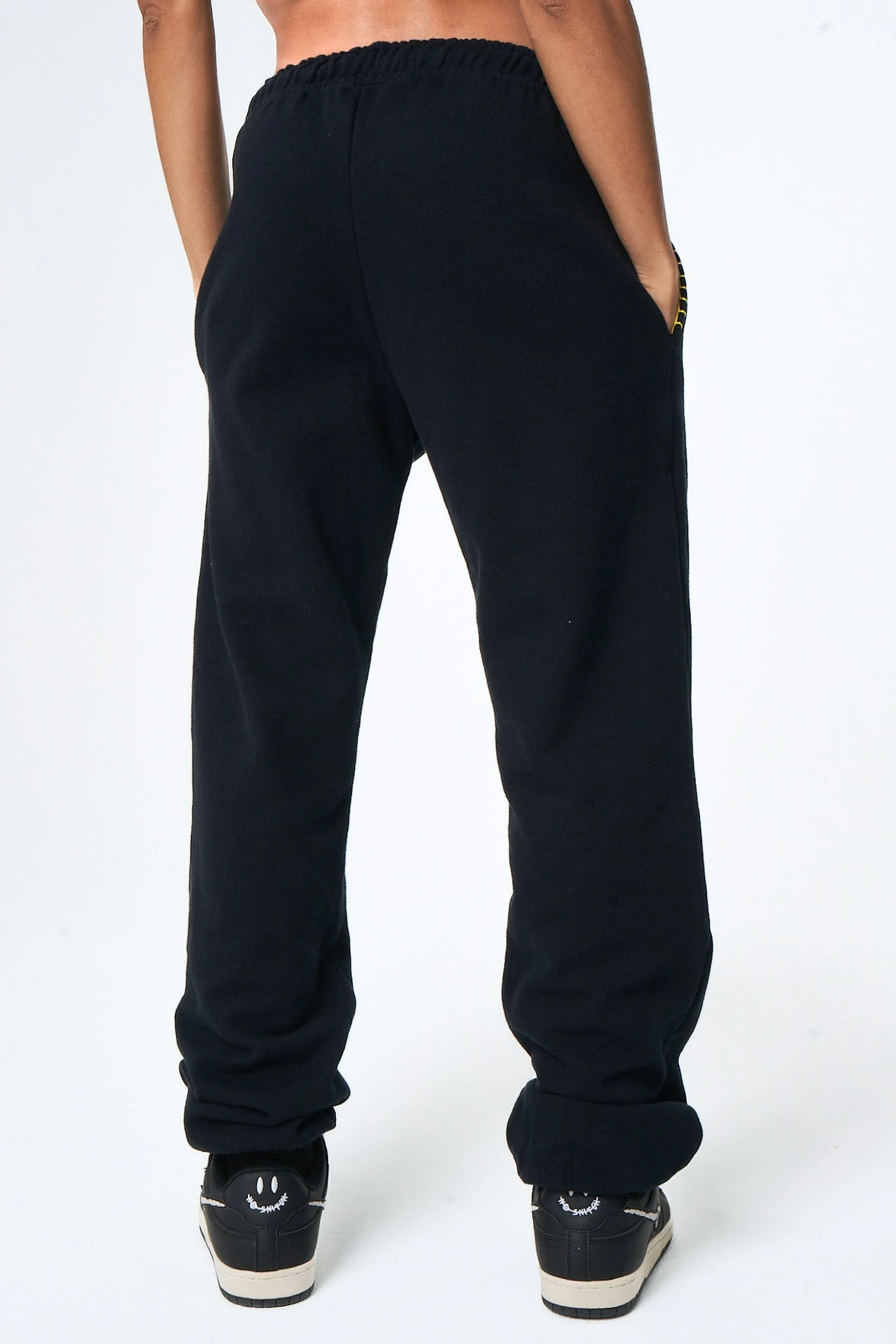 ELEVEN PARIS Mihai Noir 8 ELEVEN PARIS Mihai Noir – Image 6