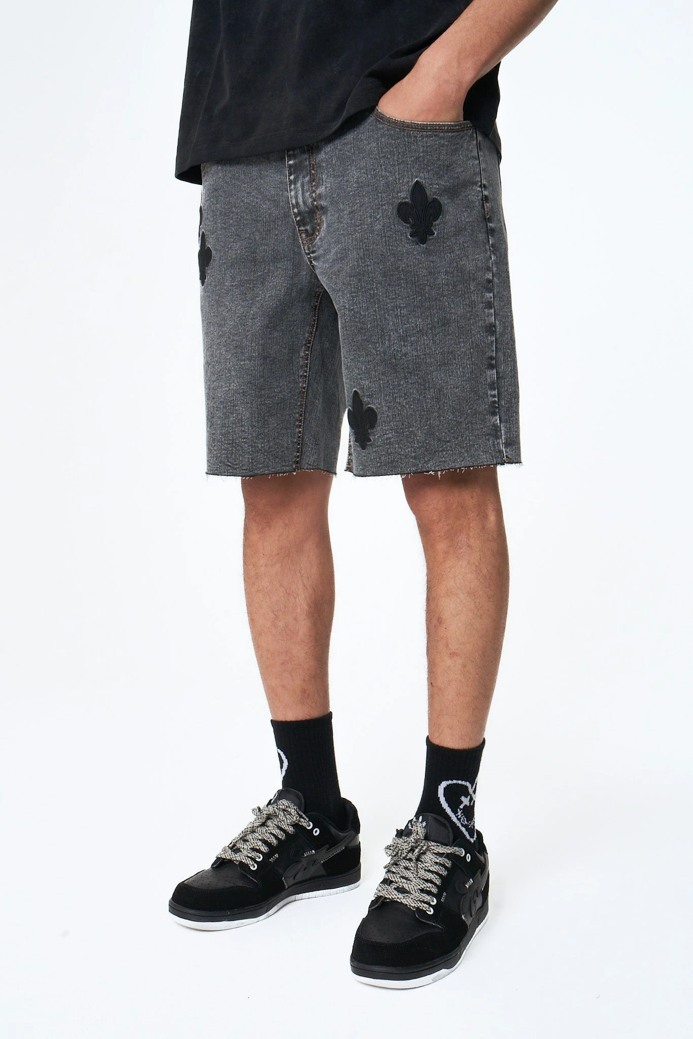 Nairobi Noir Délavé 5 Nairobi Noir Délavé – Image 3